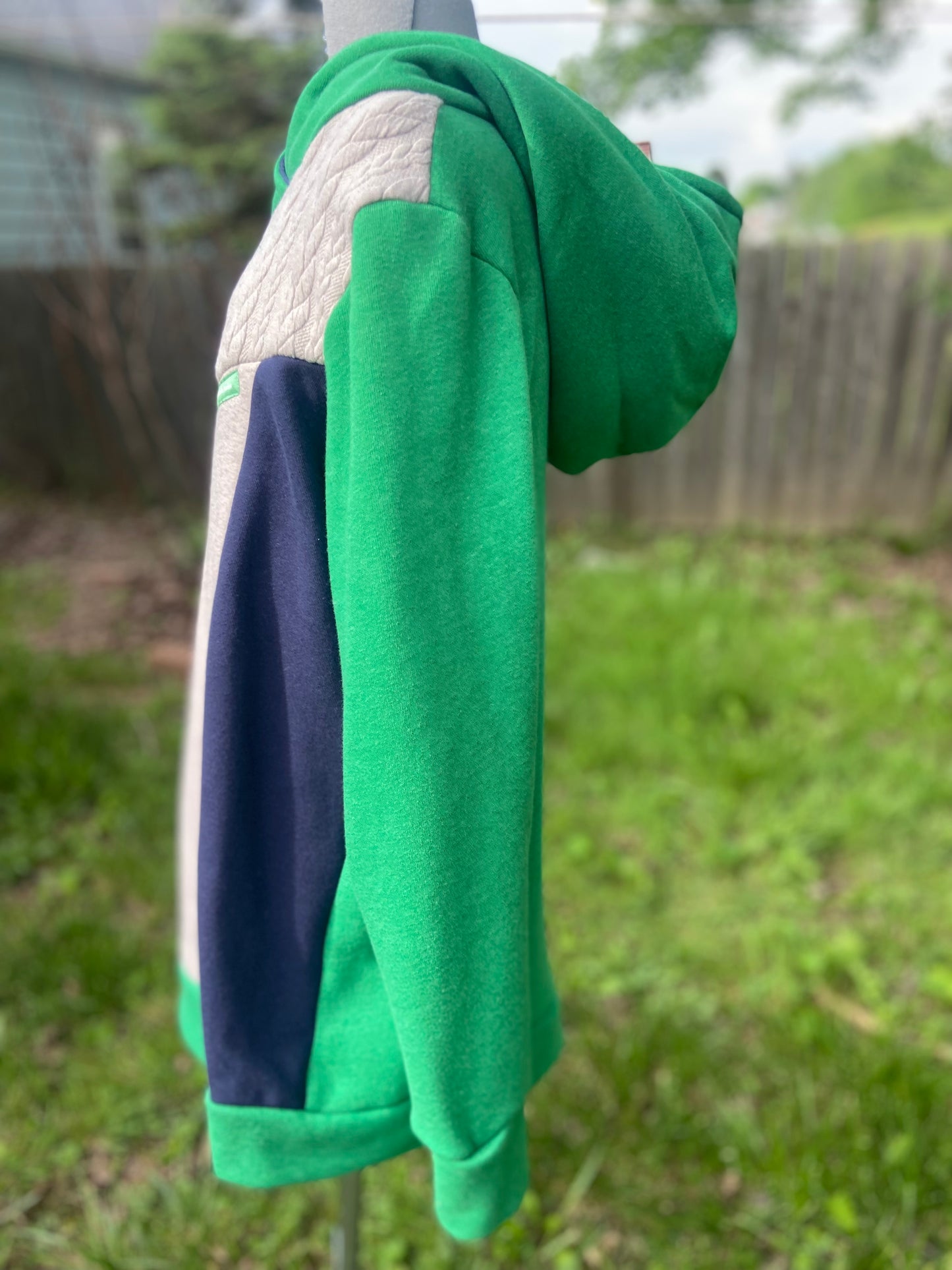 Kelly Green Large Hoodie Size Large Women’s