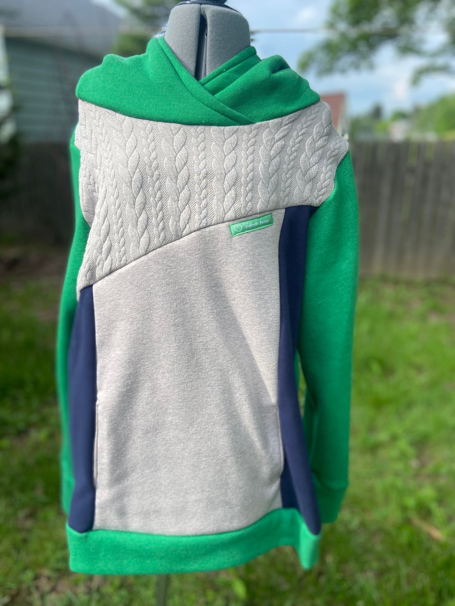 Kelly Green Large Hoodie Size Large Women’s