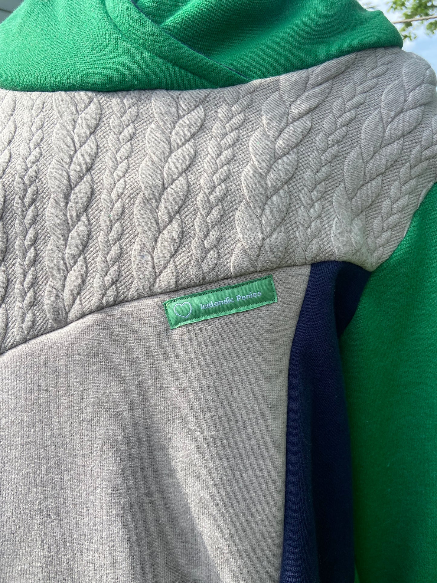 Kelly Green Large Hoodie Size Large Women’s
