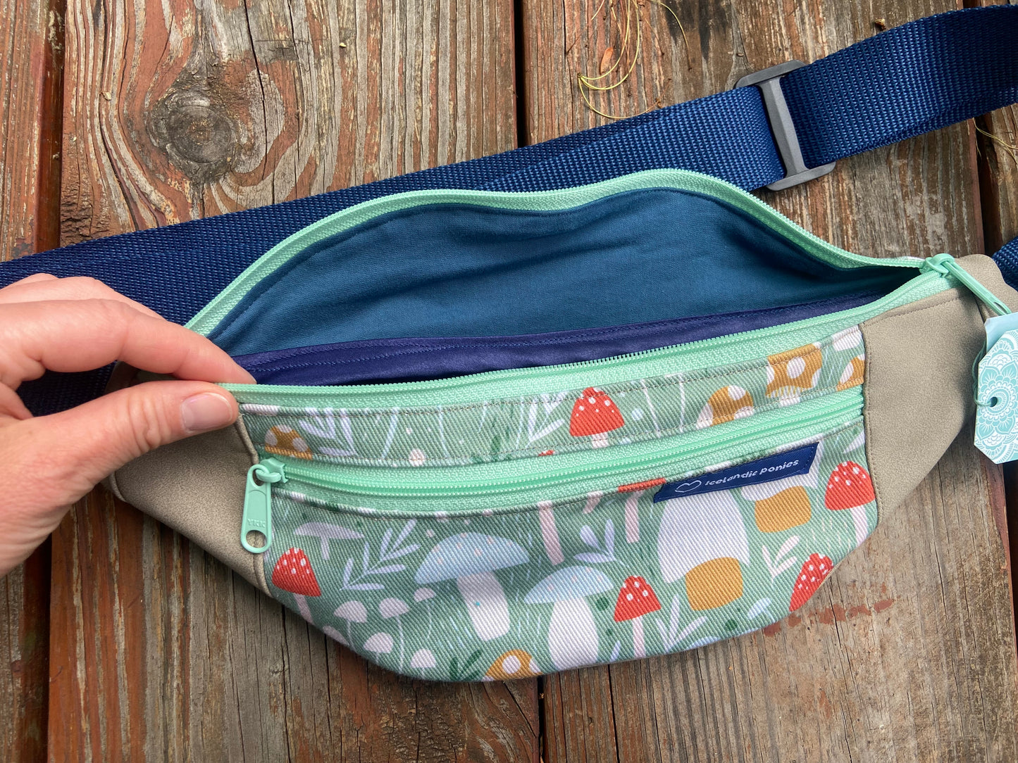 Mushroom Dani Fanny Aqua zipper