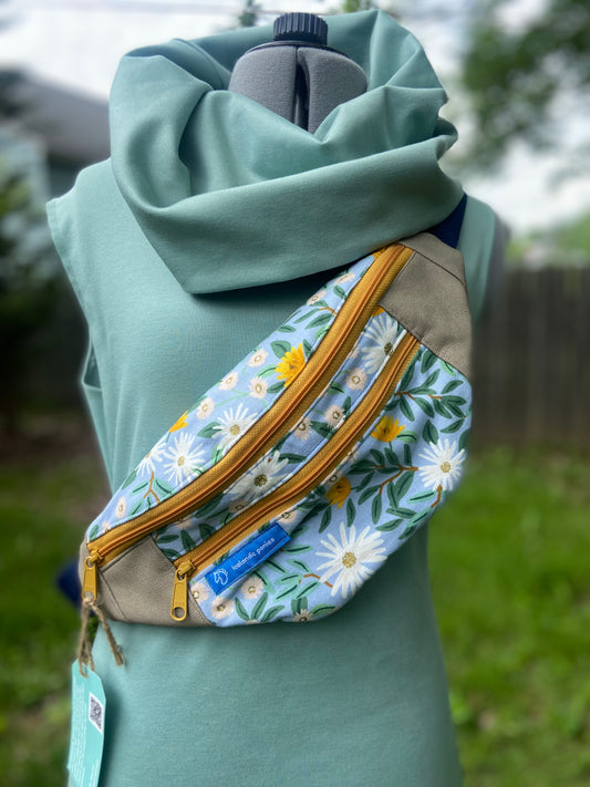 Daisy crossbody bag